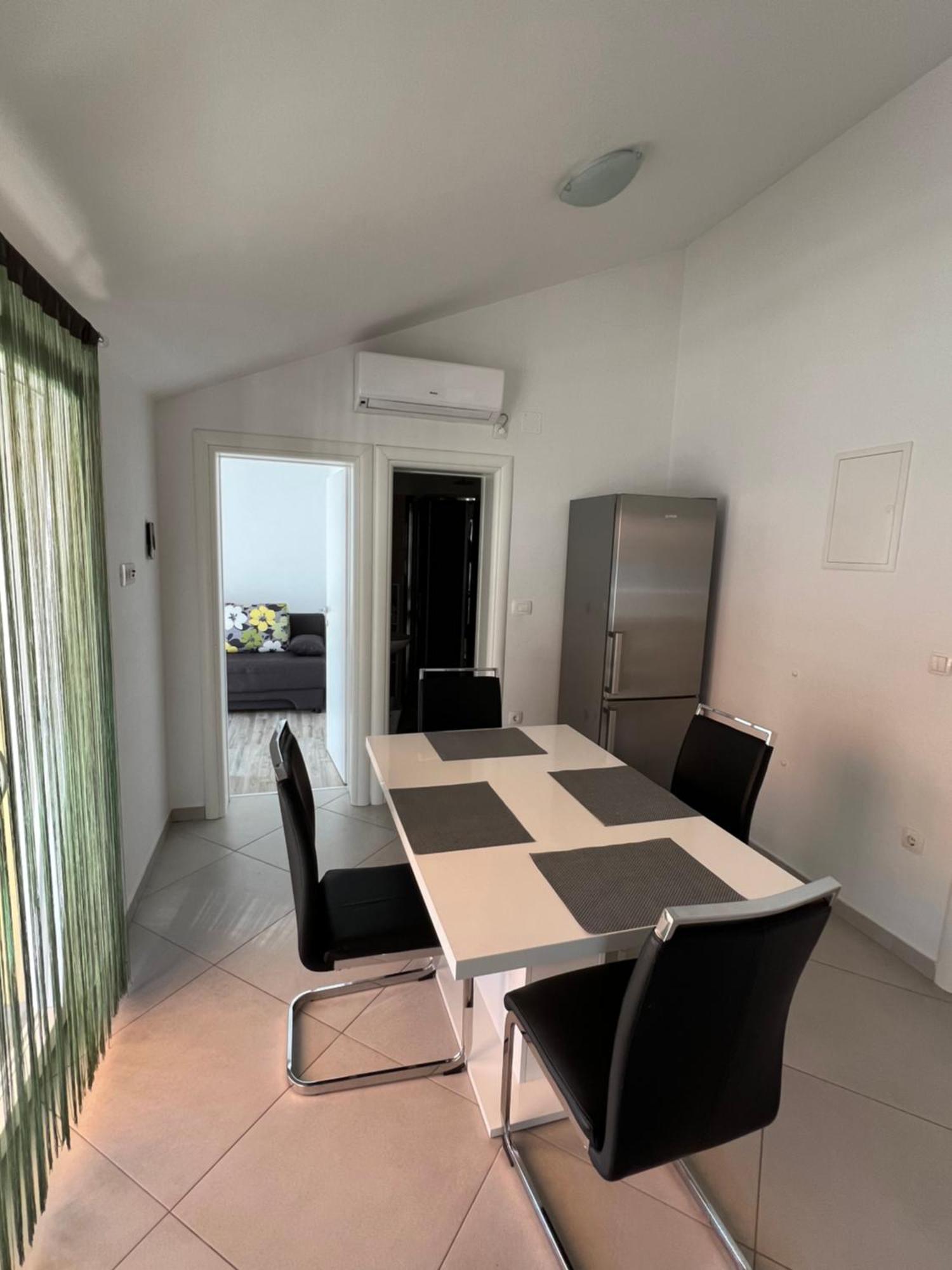 Sunce Apartments Grebastica Exterior photo
